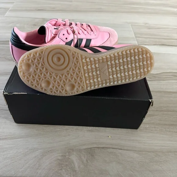 Adidas Samba Messi Soccer Sneakers; Pink; Size Men’s 8 and Women’s 9 1/2 - Picture 6 of 6